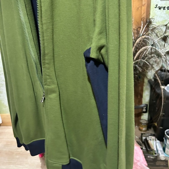 Izod Green and Blue Zip Up Sweater Sporty Design - Picture 4 of 9